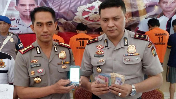 Preman Berazimat Kebal Senjata Menangis di Kantor Polisi