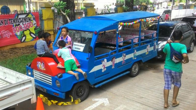 Mobil odong-odong.