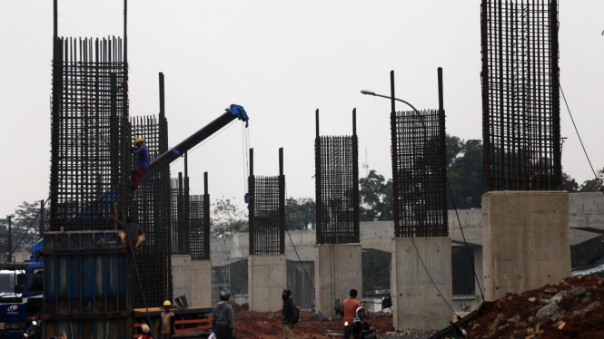 Pengerjaan Proyek Jalan Tol Becakayu