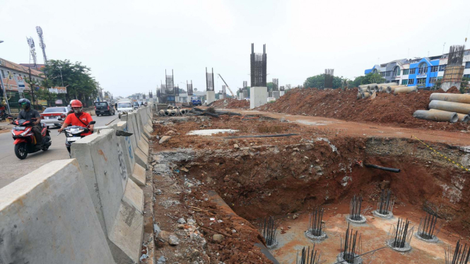 Pengerjaan Proyek Jalan Tol Becakayu