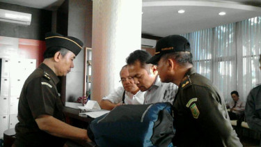 Tersangka korupsi dana bansos Eddy Sofyan