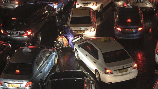 Diguyur hujan Jakarta macet