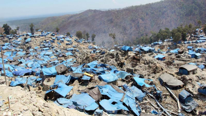 Tambang Ilegal Gunung Botak