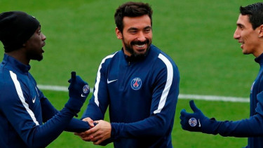 Pemain Paris Saint-Germain, Ezequiel Lavezzi (tengah)