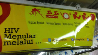 Poster HIV AIDS salah cetak
