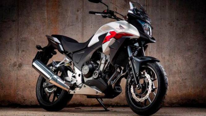 Honda CB500X.