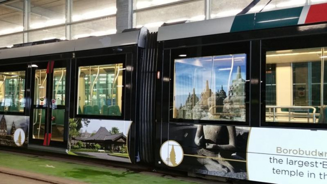 Trem bergambar Candi Borobudur di Kota Rotterdam Belanda