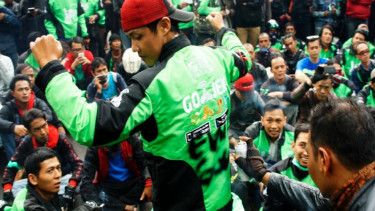Pengemudi Go-Jek berkumpul