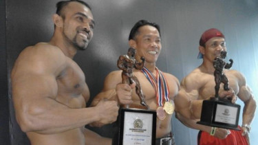 Tiga atlet binaraga berprestasi. Dari kiri ke kanan: Dody Syahputra, Syafrizaldi, dan Hendra Zein