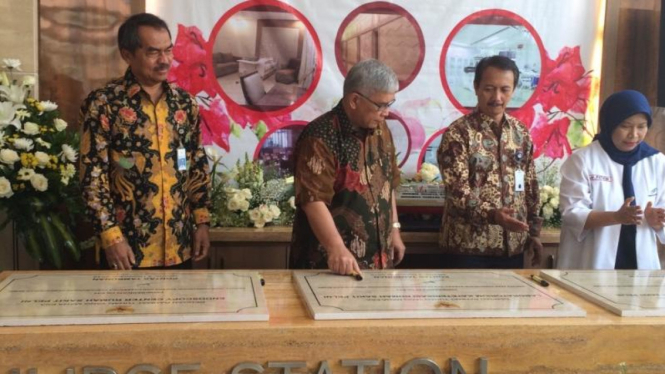 Penandatanganan prasasti peresmian gedung dan fasilitas baru RS Pelni