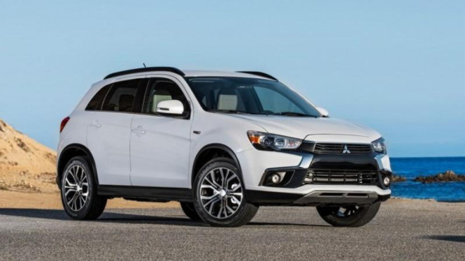 Mitsubishi Outlander Sport 2016.