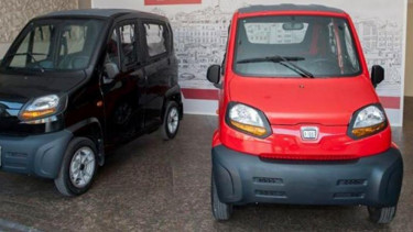 Bajaj empat roda.