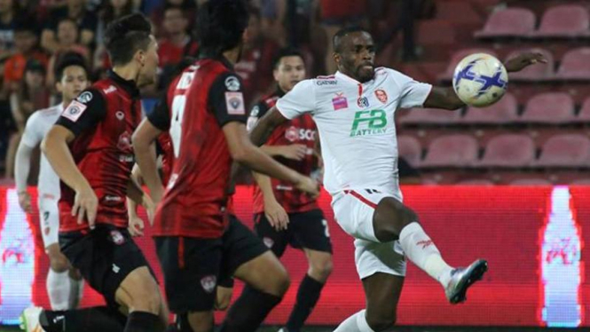 Greg Nwokolo saat membela BEC-Tero Sasana