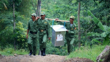Distribusi logistik Pilkada Serentak 2015