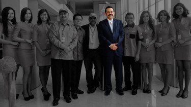Rizal Chalid (tengah)