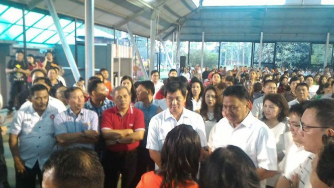 Dondokambey Klaim Kalahkan Maya Rumantir di Pilkada Sulut