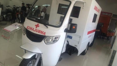 Motor ambulans buatan Nozomi.