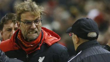 Klopp meluapkan kemarahan atas pelanggaran keras terhadap Dejan Lovren.