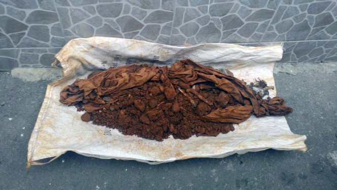 Benda di duga Pocong ditemukan di Pasar Minggu.