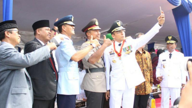Aksi selfie Gubernur NTB Zainul Majdi