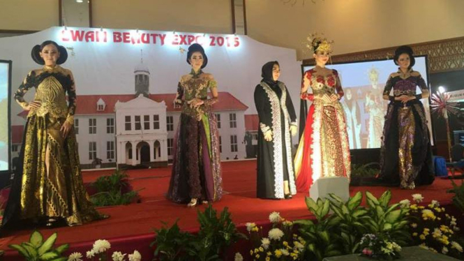 Kebaya Prameswari by Dida Mischavaro