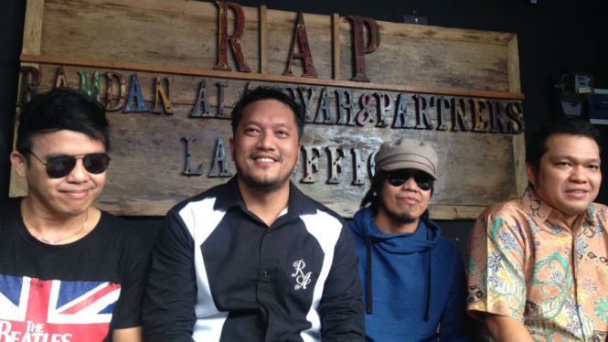 Ian dan Moldy bersama pengacara