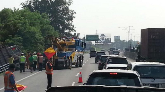 Ilutrasi kecelakan di tol