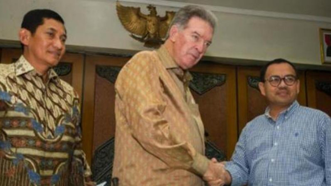 Chairman Freeport-McMoRan James R. Moffett