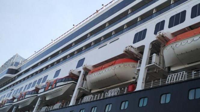 Kapal pesiar MS Volendam