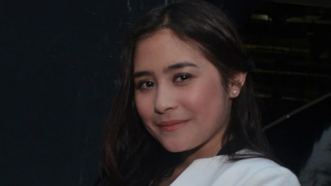 Prilly Latuconsina.