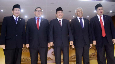 Ade Komarudin Dilantik Menjadi Ketua DPR