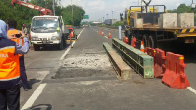 Perbaikan kerusakan jalan