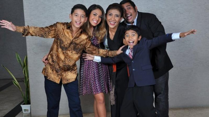 Keluarga Menteri Susi Pudjiastuti 