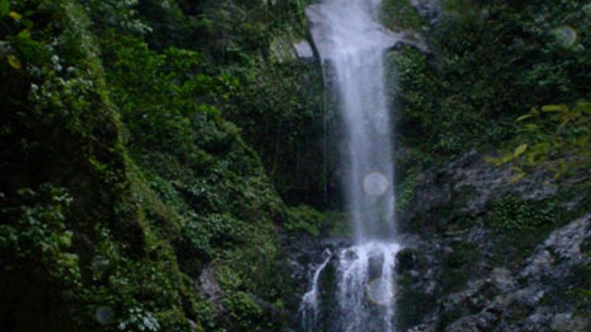 Air Terjun Lombongo