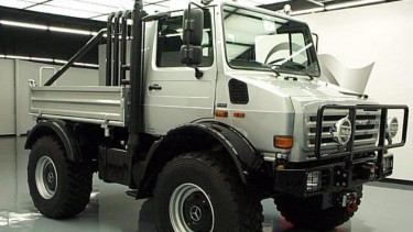 Mobil Unimog.
