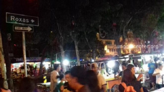 Ditusuk dan Digantung, Ciri Khas Kuliner Kaki Lima Roxas