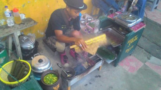Menikmati Empuknya Sate Gecek Khas Indramayu