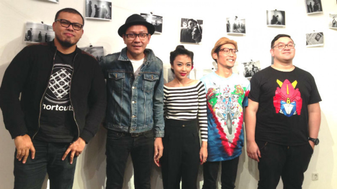 Joko Anwar (jaket hitam)