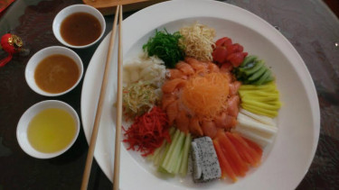 Hidangan Imlek Yee Shang
