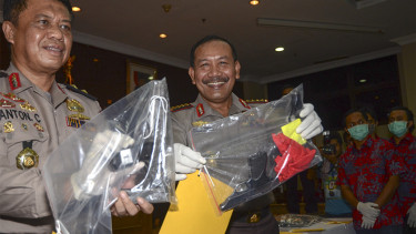 Polri rilis barang bukti bom thamrin