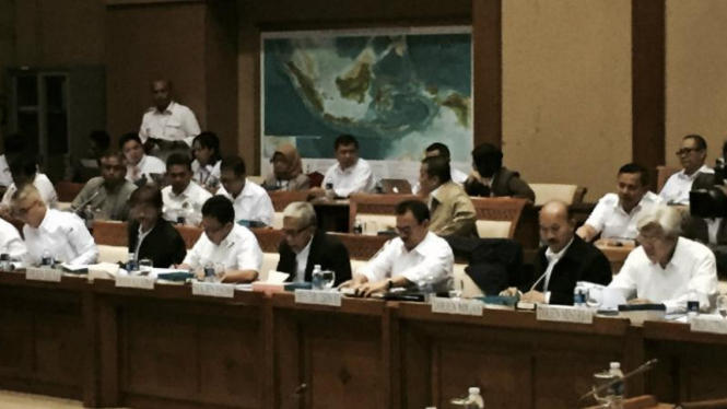 Menteri ESDM Sudirman Said rapat dengan DPR.
