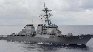 Kapal USS Curtis Wilbur berpatroli di Laut Filipina