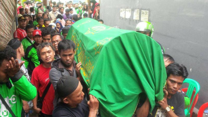 Ratusan driver Gojek mengawal jenazah Zulkafli Rahman