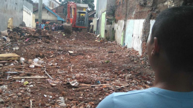 Rumah Mujianto yang tertimpa badan pesawat kini rata dengan tanah