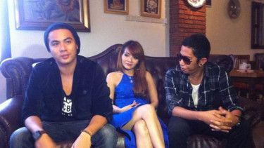 Preskon Film Dia Pasti Datang, di Resto Cwi Me, kawasan Cibubur,