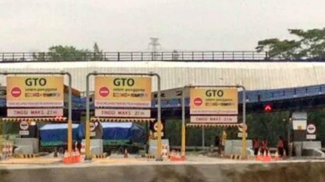Gerbang pembayaran non-tunai jalan tol. 
