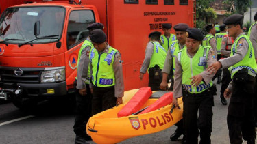 Ngawi Cemas Hadapi Ancaman Banjir karena Perahu Karet Rusak