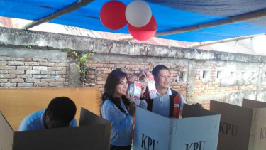 Calon Wali Kota Manado Harley Mangindaan dan Istrinya, Seyla Kudati, Rabu (17/2/2016)