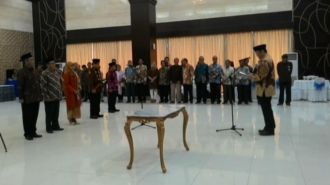 Kepala Badan Restorasi Gambut (BRG) Nazir Foead melantik lima pejabat BRG. Jumat 18 Februari 2016