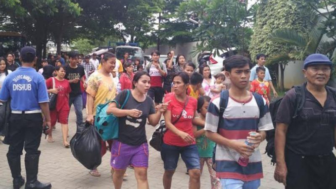 Warga Kalijodo diberangkatkan ke Rusun Marunda